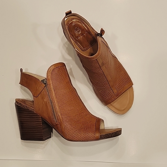 ISOLA Shoes - Luggage Leather Open Toe Shoe,  Size 11(43) M ISOLA